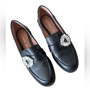 Gianni Bini Black Leather Loafers with Crystal Brooch Women’s Size 8